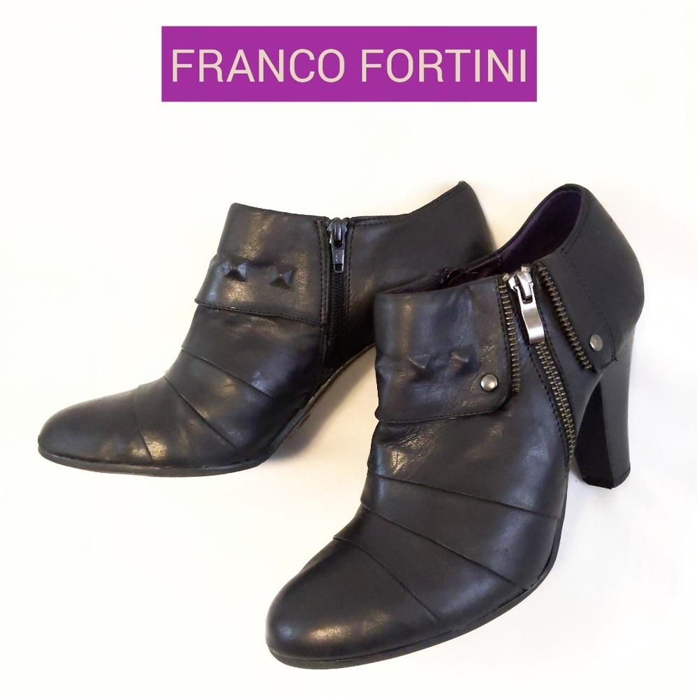 LADIE'S LEATHER BOOTIE